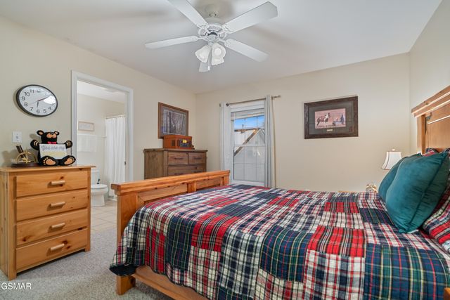 527 Orchard Valley Way, Pigeon Forge, TN 37862