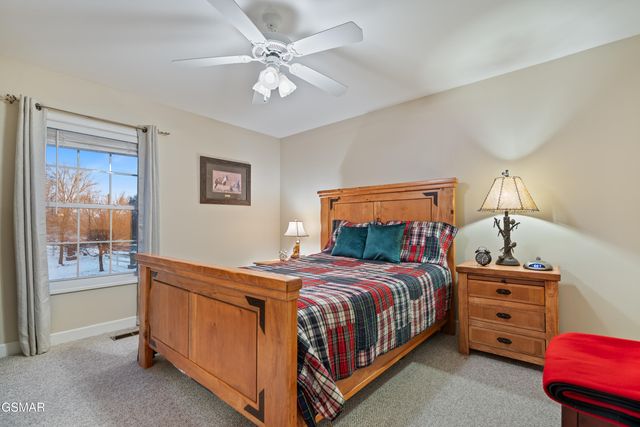 527 Orchard Valley Way, Pigeon Forge, TN 37862