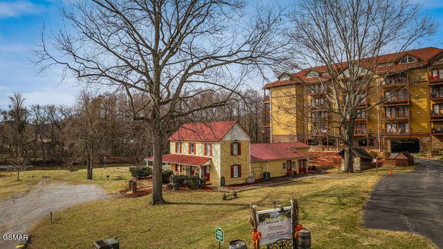 527 Orchard Valley Way, Pigeon Forge, TN 37862