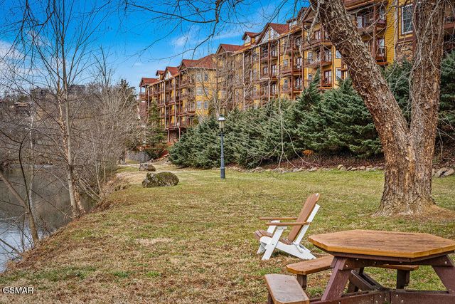 527 Orchard Valley Way, Pigeon Forge, TN 37862