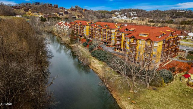 527 Orchard Valley Way, Pigeon Forge, TN 37862