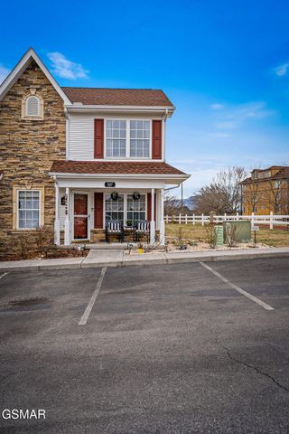 527 Orchard Valley Way, Pigeon Forge, TN 37862