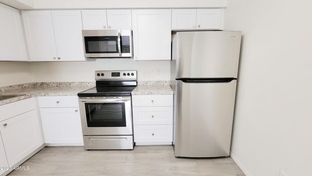 6147 E GREENWAY Street Apt 1, Mesa, AZ 85205