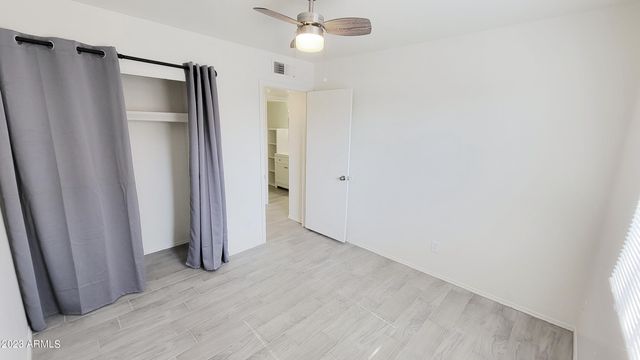 6147 E GREENWAY Street Apt 1, Mesa, AZ 85205