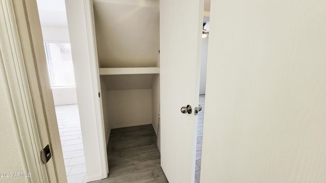 6147 E GREENWAY Street Apt 1, Mesa, AZ 85205