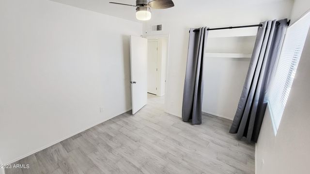 6147 E GREENWAY Street Apt 1, Mesa, AZ 85205