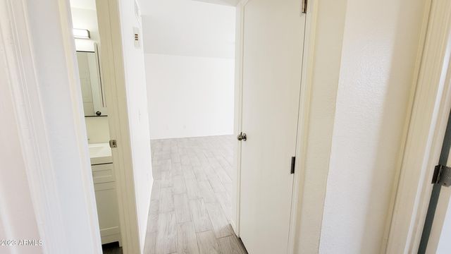 6147 E GREENWAY Street Apt 1, Mesa, AZ 85205