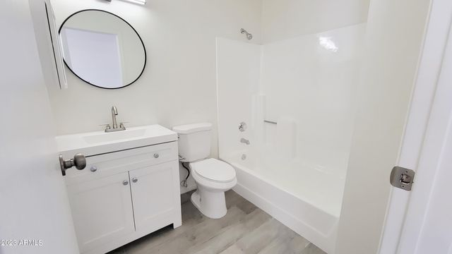 6147 E GREENWAY Street Apt 1, Mesa, AZ 85205