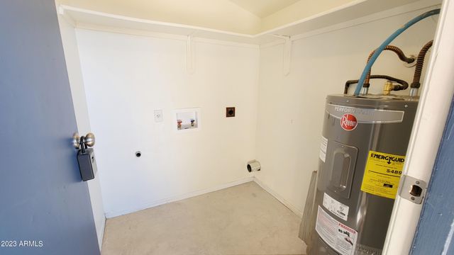 6147 E GREENWAY Street Apt 1, Mesa, AZ 85205