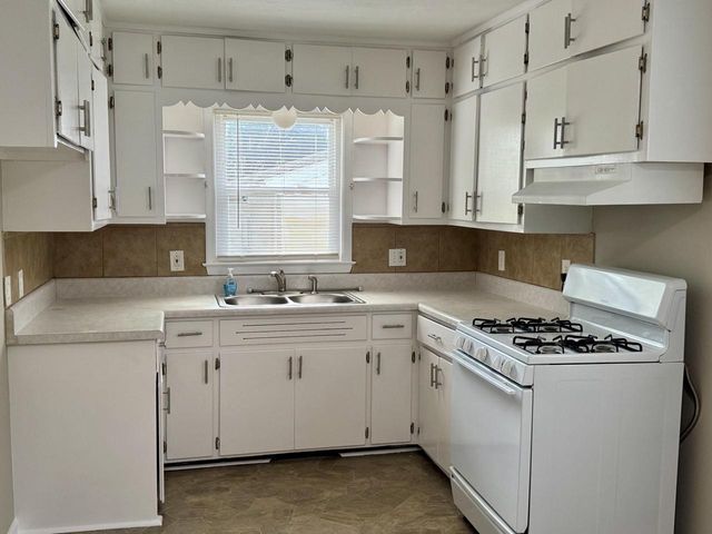 4864 N 63rd STREET, Milwaukee, WI 53218