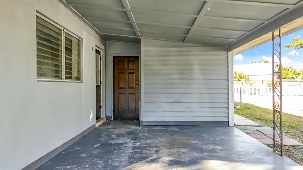 Image 6 of property listing at 5051 AVERY ROAD, New Port Richey, FL 34652