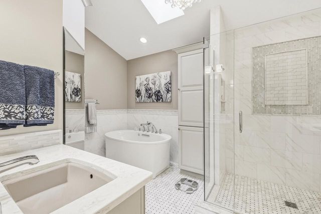 1000 Silver Mist COURT, Brookfield, WI 53005