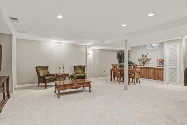 1000 Silver Mist COURT, Brookfield, WI 53005