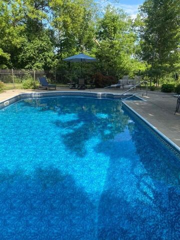 1000 Silver Mist COURT, Brookfield, WI 53005