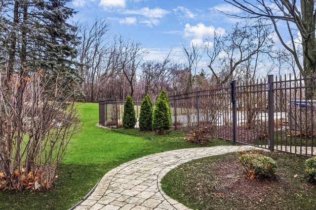 1000 Silver Mist COURT, Brookfield, WI 53005