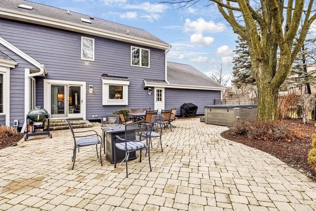 1000 Silver Mist COURT, Brookfield, WI 53005