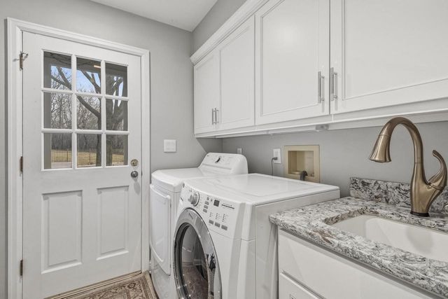 1000 Silver Mist COURT, Brookfield, WI 53005