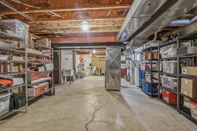 1000 Silver Mist COURT, Brookfield, WI 53005