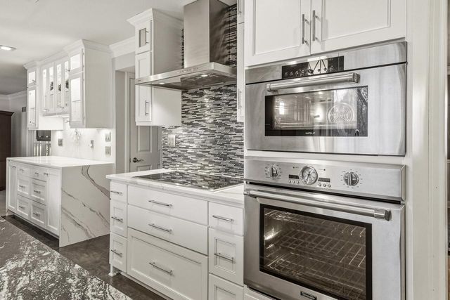 1000 Silver Mist COURT, Brookfield, WI 53005