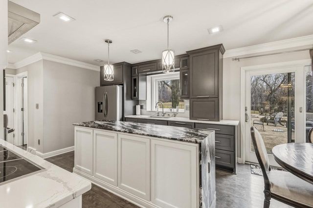 1000 Silver Mist COURT, Brookfield, WI 53005