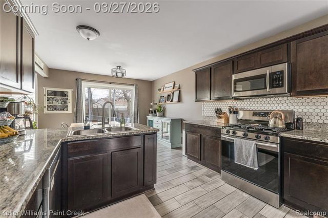 15842 Athens Avenue, Clinton Township, MI 48035