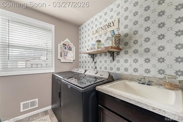 15842 Athens Avenue, Clinton Township, MI 48035