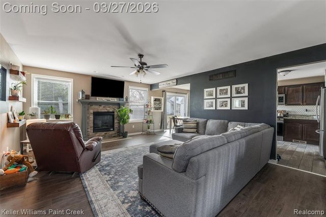 15842 Athens Avenue, Clinton Township, MI 48035