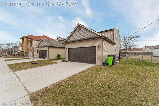 15842 Athens Avenue, Clinton Township, MI 48035