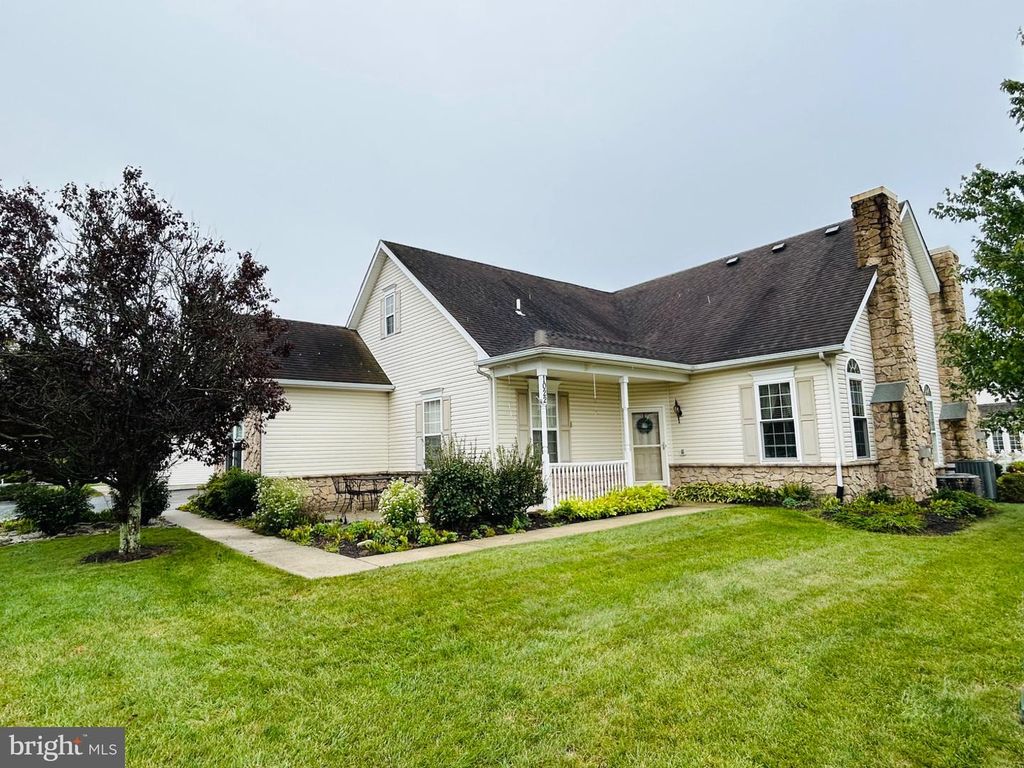 1022 BORDEAUX LN, Pennsburg, PA 18073 — exterior