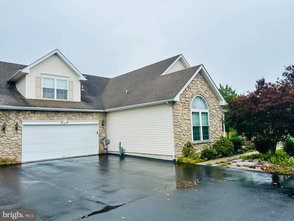 1022 BORDEAUX LN, Pennsburg, PA 18073 — photo 2