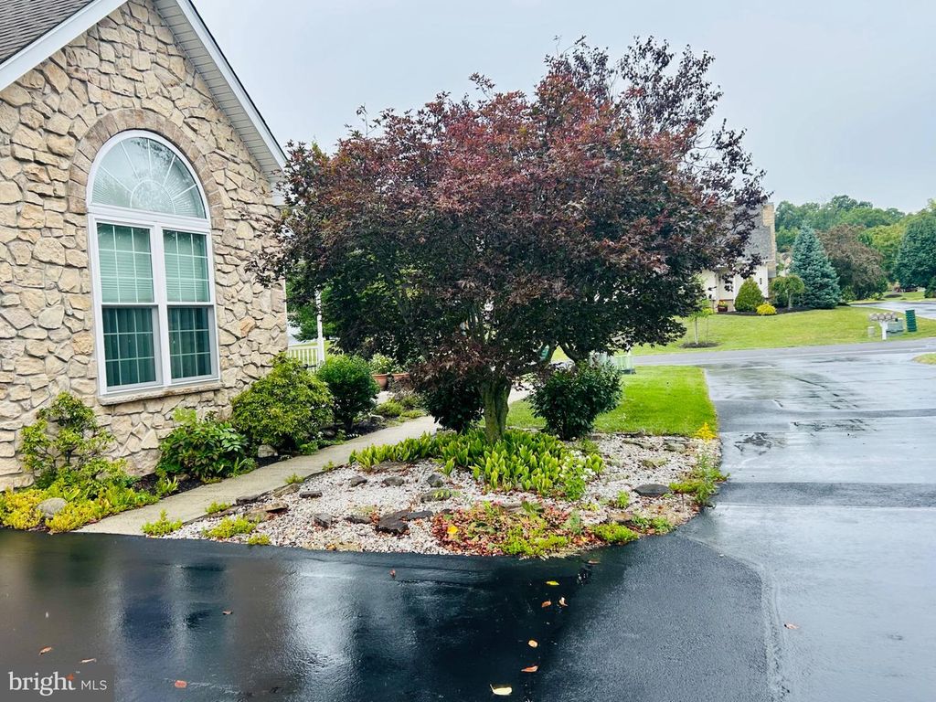1022 BORDEAUX LN, Pennsburg, PA 18073 — photo 3