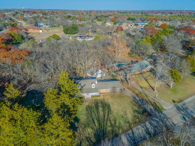309 Willow Creek Lane, Ovilla, TX 75154