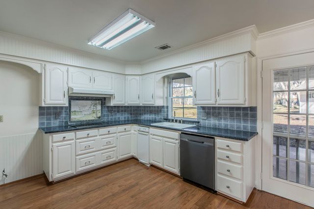 309 Willow Creek Lane, Ovilla, TX 75154