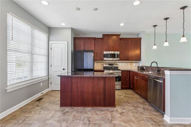 111 Laydon WAY, Yorktown, VA 23692