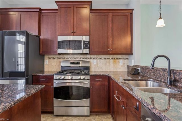 111 Laydon WAY, Yorktown, VA 23692