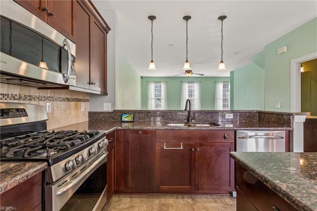 111 Laydon WAY, Yorktown, VA 23692