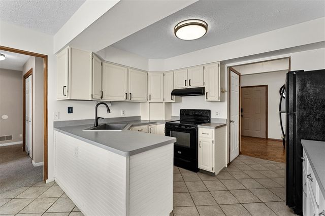 9445 Treetop Drive, Galesburg, MI 49053