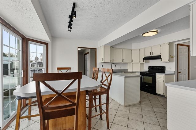 9445 Treetop Drive, Galesburg, MI 49053