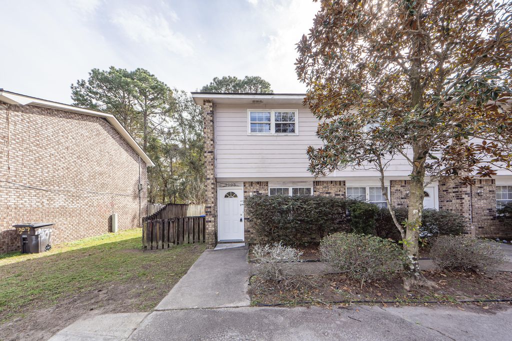 1305 Mathis Ferry Road, Mount Pleasant, SC 29464