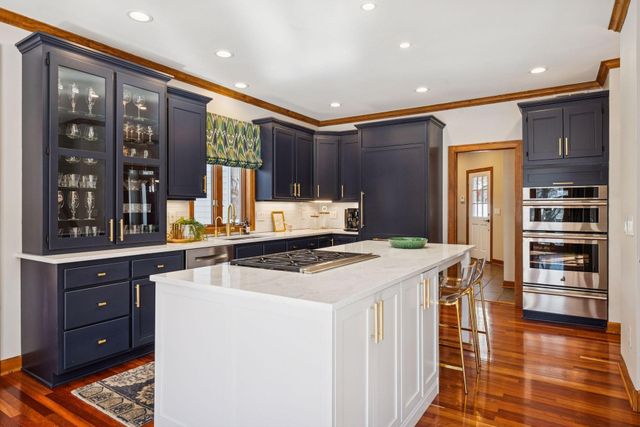 816 Westwood Drive S, Golden Valley, MN 55416