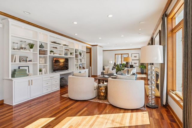 816 Westwood Drive S, Golden Valley, MN 55416