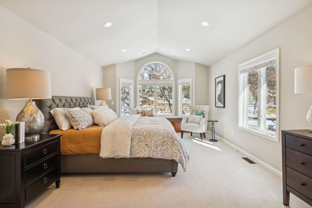 816 Westwood Drive S, Golden Valley, MN 55416