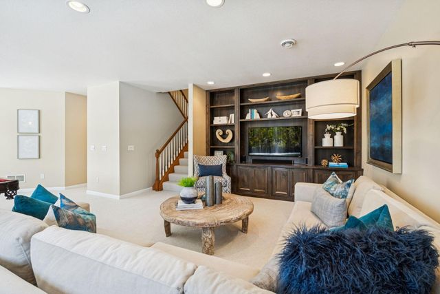 816 Westwood Drive S, Golden Valley, MN 55416