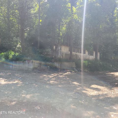 7134 Brewer Rd, Maryville, TN 37801