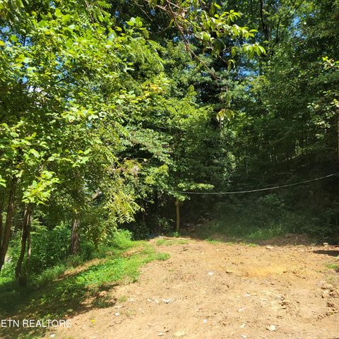 7134 Brewer Rd, Maryville, TN 37801