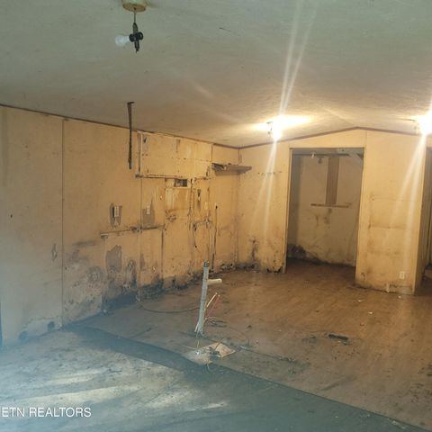 7134 Brewer Rd, Maryville, TN 37801