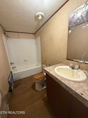 7134 Brewer Rd, Maryville, TN 37801