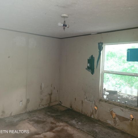 7134 Brewer Rd, Maryville, TN 37801