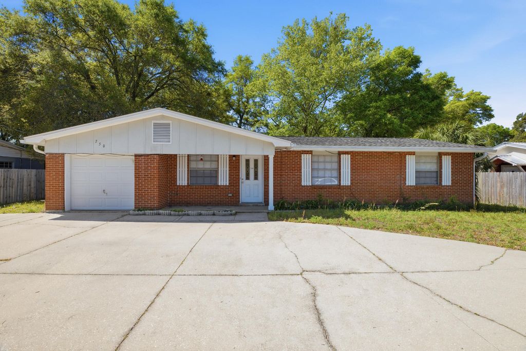 750 Mayflower Avenue, Fort Walton Beach, FL 32547