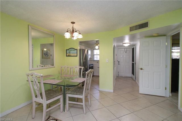 175 Turtle Lake CT 111, Naples, FL 34105
